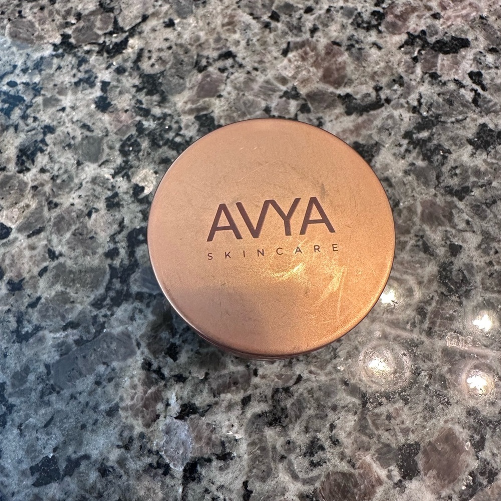 AVYA Lip Balm & Scrub